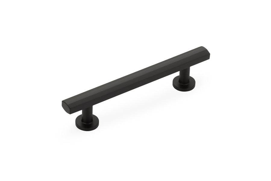 Schaub Heathrow 4" Center-to-Center Cabinet Pull